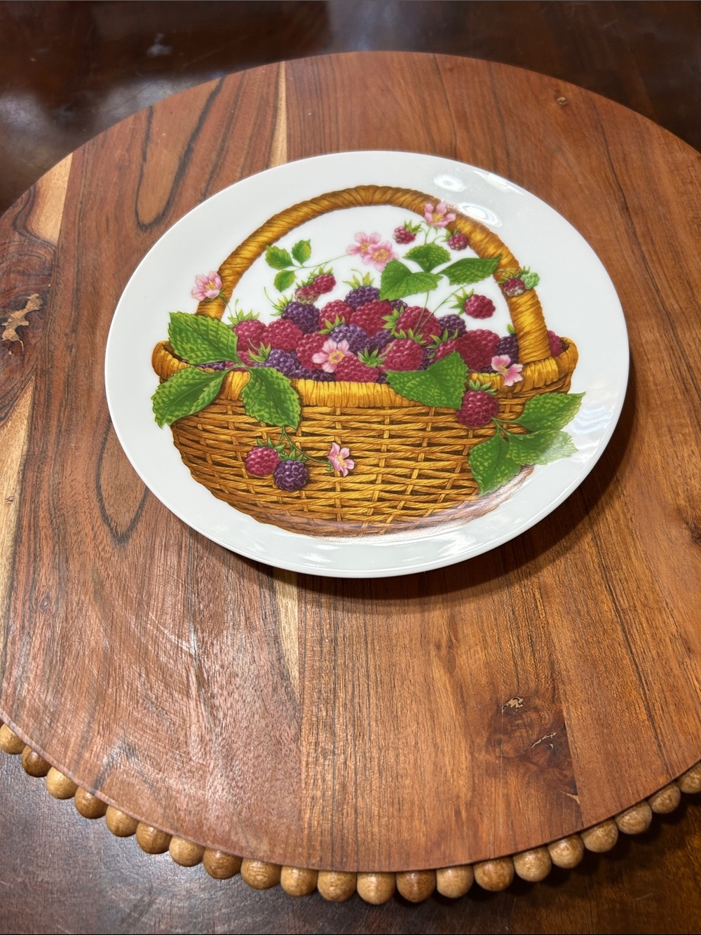 Vintage 1985 Avon Summer Fruit Collection Plate Decoratedw/ Basket of Raspberrie